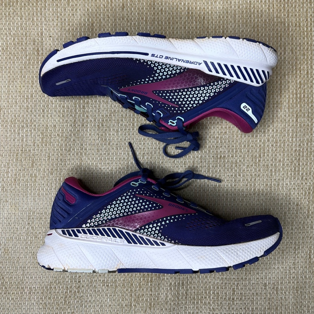 Brooks Adrenaline GTS 22 Running Shoes
